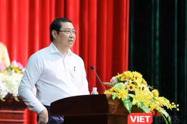 Chủ tịch UBND TP Đà Nẵng Huỳnh Đức Thơ cho rằng, sau những sự việc xảy ra tại Đà Nẵng trong thời gian qua, cán bộ công chức nên tập vào công việc, không nên bàn đến chuyện của người khác, nhất là chuyện nhân sự lãnh đạo TP