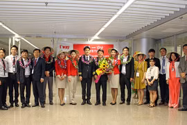 Lễ đón chuyến bay đầu tiên đáp xuống Cảng Hàng không quốc tế Đà Nẵng của T’way Air từ Daegu có đại diện Sở du lịch Đà Nẵng và đại diện Thành phố Daegu thường trú tại Đà Nẵng và đại diện Cảng Hàng không quốc tế Đà Nẵng.