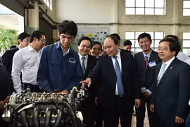 Thủ tướng Nguyễn Xuân Phúc trong khuôn khổ chuyến thăm Đại học Đà Nẵng (ảnh VGP)