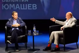 Valentin Yumashev - nguyên Chánh văn phòng của cựu Tổng thống Nga Boris Yeltsin trả lời phỏng vấn nhà báo Nga Vladimir Pozner