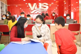 Phụ huynh và học sinh tại VUS - Ảnh VUS