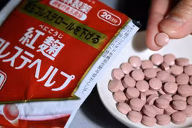 Kobayashi Pharmaceutical đã bắt đầu tự nguyện thu hồi các sản phẩm có thành phần beni koji (Ảnh: Nikkei)