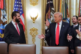 Tổng thống Mỹ Donald Trump gặp Tổng thống Syria Ahmad al-Sharaa tại Nhà Trắng ở Washington, DC, vào ngày 10/11. Ảnh: Getty.