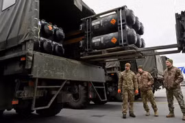Mỹ đang cạn tiền viện trợ quân sự cho Ukraine (Ảnh: AFP)