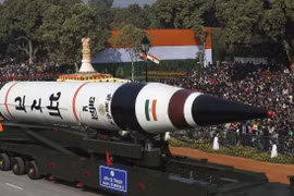 Tên lửa Agni-5 của Ấn Độ trong một cuộc diễu binh tại New Delhi năm 2013 (Ảnh: AP)