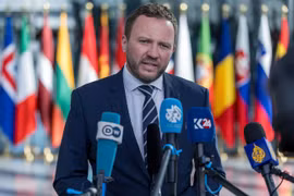 Bộ trưởng Ngoại giao Estonia Margus Tsahkna phát biểu với báo chí tại trụ sở NATO ở Brussels. Ảnh: Getty.