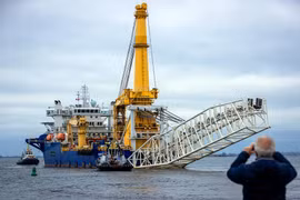 Dự án Nord Stream 2 bị đình trệ khá lâu do hứng đòn trừng phạt của Mỹ (Ảnh: KP.ru)