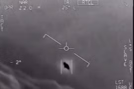 Hình ảnh trong một đoạn video về UFO được Lầu Năm Góc công bố (Ảnh: Business Insider)