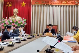 Thường trực Thành ủy Hà Nội họp về công tác chống dịch COVID-19 chiều 2/2. Ảnh: UBND TP. Hà Nội.