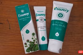 Kem bôi trị mụn Esunvy