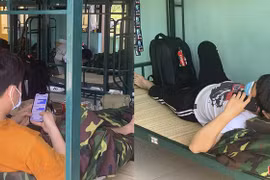 Số lượng công dân đang thực hiện cách ly y tế tại hệ thống doanh trại quân đội đạt hơn 30% sức chứa. Ảnh: Hồ Xuân Mai.