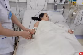 Trẻ bị sốt xuất huyết rơi vào trạng thái nguy kịch