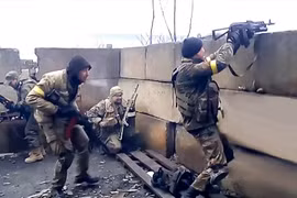 Chiến sự vẫn tiếp diễn ở Donbass