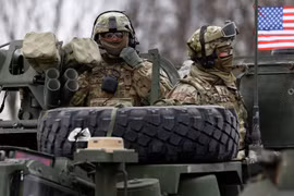 Quân đội Mỹ-NATO tập trận gần biên giới Nga