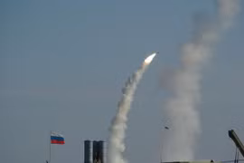 Tên lửa S-300 Nga khai hỏa trong một cuộc tập trận