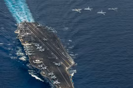 Cụm tác chiến tàu sân bay USS Carl Vinson đang tuần tra trên Biển Đông