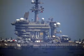 USS Carl Vinson tại Đà Nẵng trong chuyến thăm hữu nghị Việt Nam