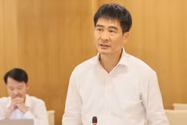 Ông Nguyễn Phong Nhã - Phó Cục trưởng Cục Viễn thông trao đổi tại họp báo thường kỳ của Bộ Thông tin và Truyền thông - vừa diễn ra chiều tối 8/8.