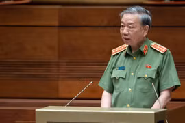 Bộ trưởng Bộ Công an Tô Lâm trao đổi về dự kiến điều chỉnh một số trường thông tin trên thẻ căn cước.