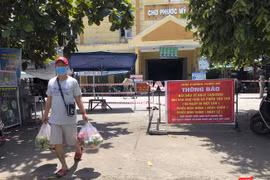 Chợ Phước Mỹ (quận Sơn Trà, Đà Nẵng) thực hiện kiểm soát người dân đi chợ trong đỉnh dịch COVID-19