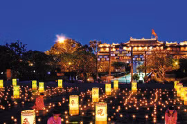 Đại Nội (Huế) trong đêm lễ hội