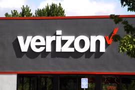 Tuyên bố đòi Verizon bồi thường 1 tỷ USD vì vi phạm bằng sáng chế được Huawei đưa ra trong bối cảnh căng thăng Trung - Mỹ ngày một leo thang. Ảnh: Reuters