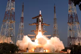 Cơ quan vũ trụ ISRO của Ấn Độ chuẩn bị phóng tàu vũ trụ Chandrayaan 2 lên mặt trăng vào ngày 15.7. Ảnh: Nikkei Asian Review