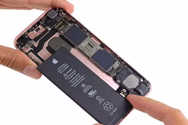 Trước khi thay thế pin, bạn hãy thử thực hiện những mẹo sau đây để khắc phục 3 lỗi thường gặp của pin iPhone.