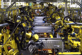 Nhiều công ty trong các ngành công nghiệp ở Bắc Mỹ đang đẩy mạnh triển khai lao động robot. Ảnh: US News. 