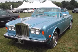 Rolls-Royce đã ngừng sản xuất dòng Corniche từ năm 2002.