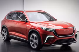 TOGG concept bản SUV với kiểu đèn pha dài và dẹt, hốc gió lớn với dải đèn LED hình boomerang. Ảnh: Motor1