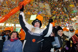 Đêm giao thừa tại thành phố New York. ảnh: Reuters/Henny Ray Abrams