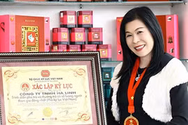 Bà Hà Linh
