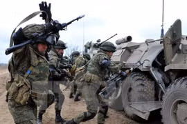Binh sỹ Nga tham gia một cuộc diễn tập. (Nguồn: AFP/TTXVN)