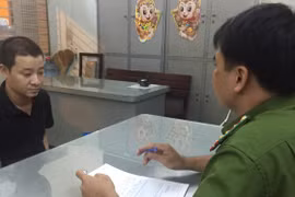 Cơ quan điều tra làm việc với Trường