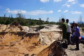 Cơ quan chức năng đang kiểm tra sự cố vỡ hồ chứa bùn thải của công ty Tân Quang Cường.