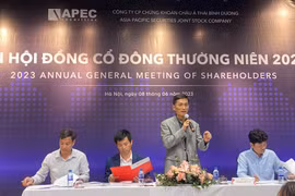 Ông Nguyễn Đỗ Lăng phát biểu tại Đại hội đồng cổ đông thường niên năm 2023 của APS