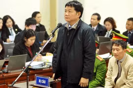Ông Đinh La Thăng, ông Trịnh Xuân Thanh tại phiên tòa sơ thẩm. Ảnh: TTXVN