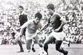 Tối 7/11/1976 CSG đã gặp TCĐS trong 1 trận cầu lịch sử. Ảnh Tư liệu.