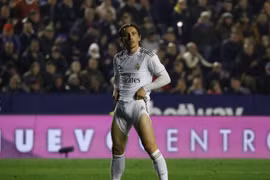  Sau trận hòa 2-2 với Celta, đội bóng Hoàng gia bất ngờ có trận thua chủ nhà Levante 1-0. Ảnh Real.