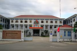 Văn phòng UBND TP Đà Nẵng cho biết, Chủ tịch UBND TP vừa ký quyết định phê duyệt tổng mặt bằng xây dựng trụ sở HĐND huyện Hòa Vang trên diện tích hơn 2.500m2