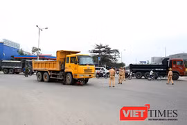 Chỉ trong 9 tháng đầu năm 2016, cơ quan chức năng cả nước đã xử lý vi phạm đối với 7.118 phương tiện, thu hồi phù hiệu, đình chỉ khai thác tuyến có thời hạn một tháng với 5.923 xe.