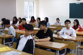 Học sinh chăm chú nghe giảng trong lớp học. Ảnh: Minh Thúy 