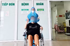 Sản phụ mắc COVID-19 khoẻ mạnh trong ngày ra viện (Ảnh - BVCC)