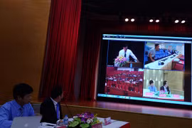Hội thảo được tổ chức theo hình thức cầu truyền hình trực tuyến đồng thời tại 3 điểm cầu. Ảnh: Phương Công.