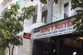 Phòng khám đông y Nguyễn Khoa (địa chỉ tại đường số 2, khu dân cư Phước Kiển, huyện Nhà Bè, TP.HCM) - Ảnh: PLO 