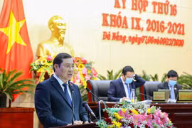 Ông Huỳnh Đức Thơ phát biểu tại kỳ họp thứ 16 HĐND TP Đà Nẵng khoá IX khi đang tại nhiệm Chủ tịch UBND TP