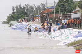 Bờ kè An Lương ở xã Duy Nghĩa sạt lở nghiêm trọng.