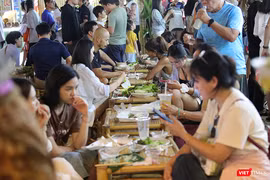 Lũy kế 9 tháng 2025, doanh thu dịch vụ lưu trú và ăn uống của TP Đà Nẵng ước đạt gần 40.929 tỷ đồng, tăng 25,8% so với 2024.