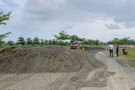 Chủ đầu tư Bách Đạt An tổ chức thi công hạ tầng dự án sớm giao đất cho khách hàng